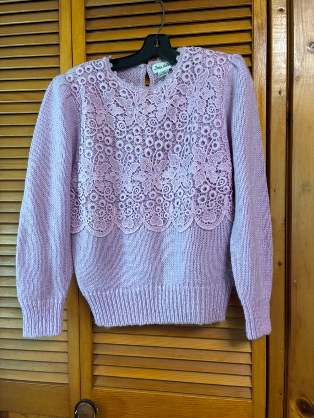 Dana Ashley Lavender Lace-Yoke Crewneck Sweater length 24”pit to pit 20”